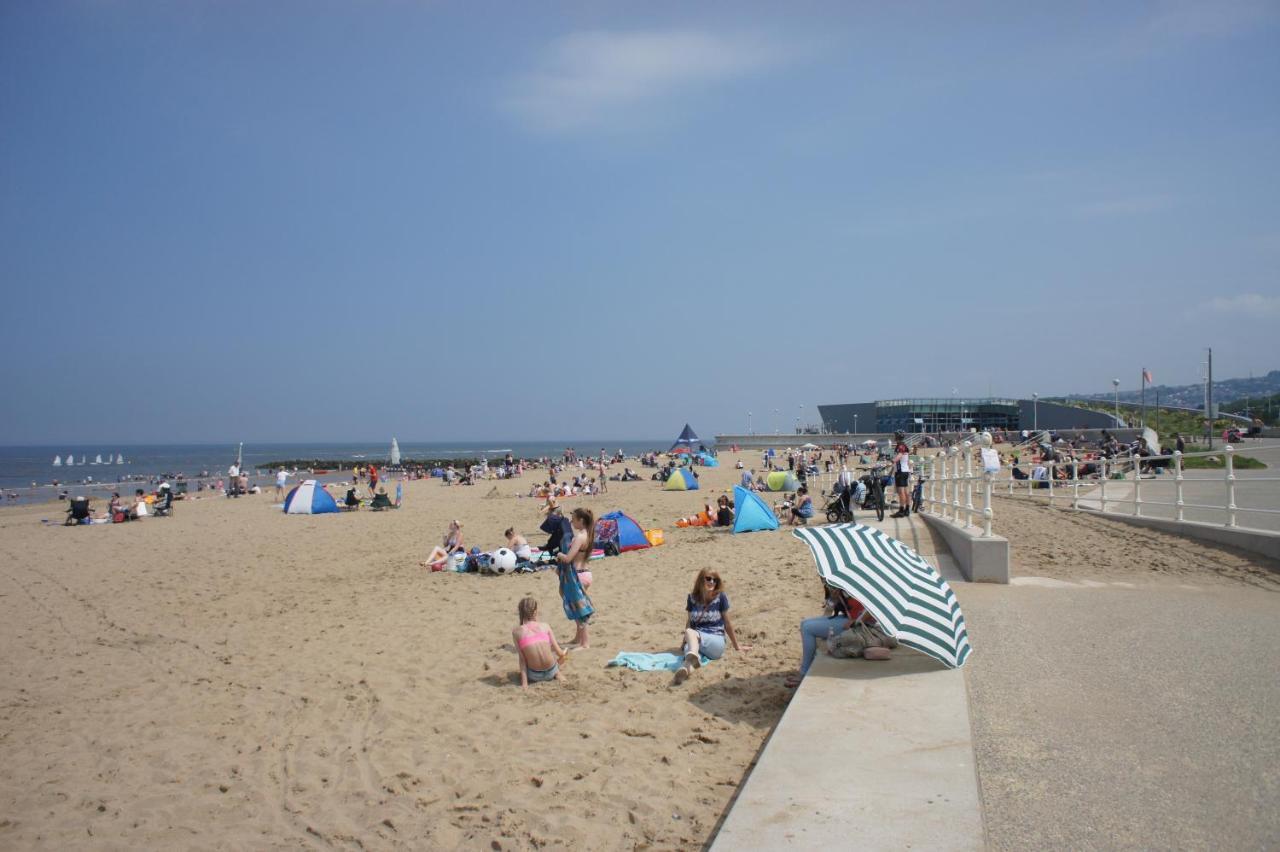 One Bedroom Holiday Apartment Colwyn Bay Exterior foto